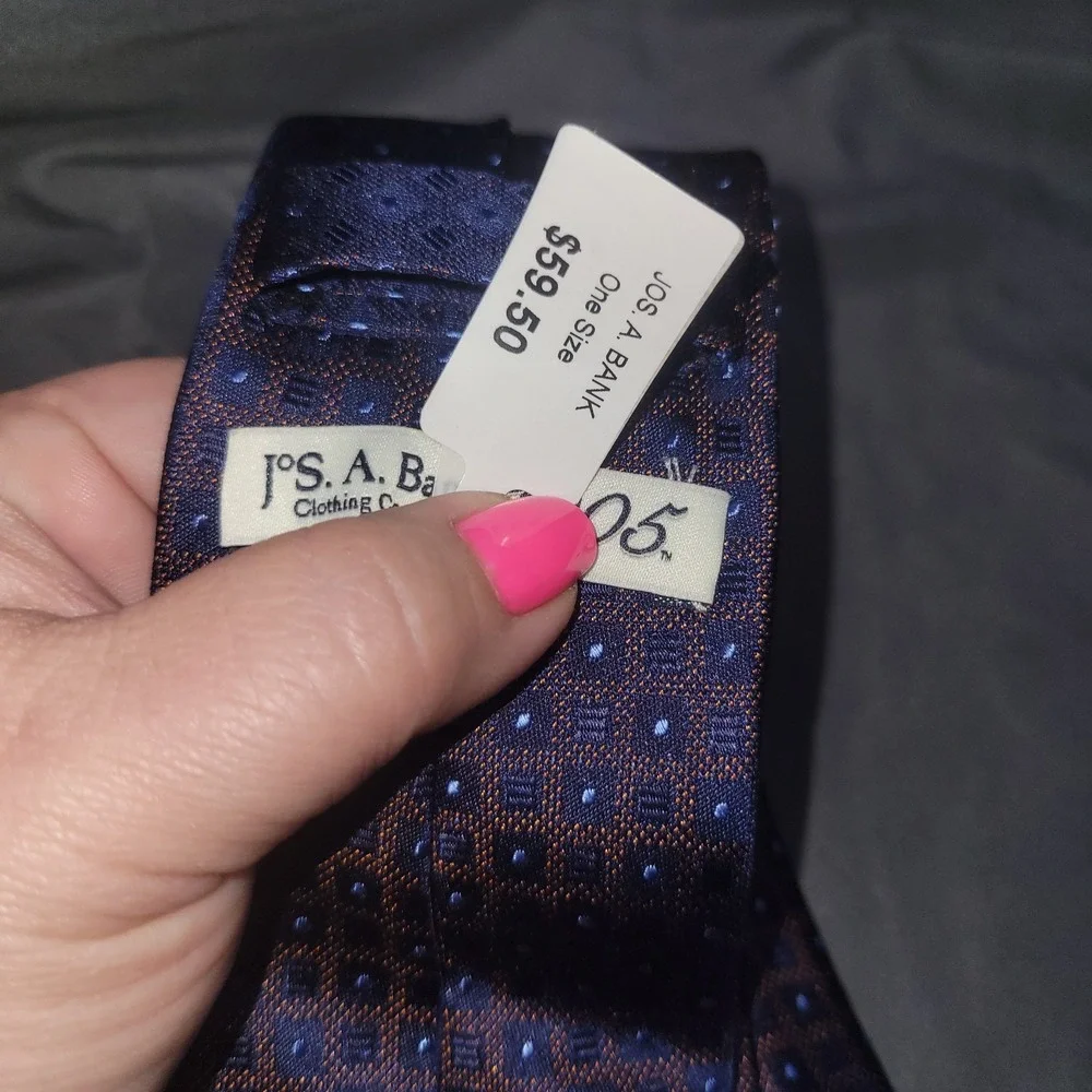 JoS. A. Bank 1905 Men's Purple Navy Paisley Print Tie 100% Silk